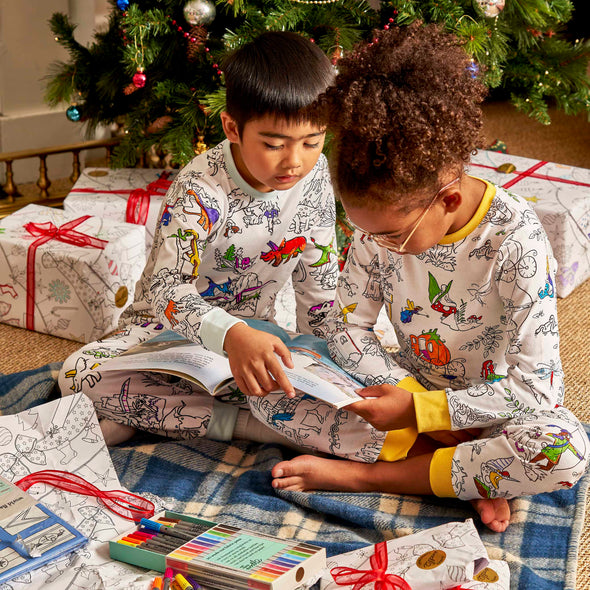 Color de cuentos de hadas y leyendas en pijama